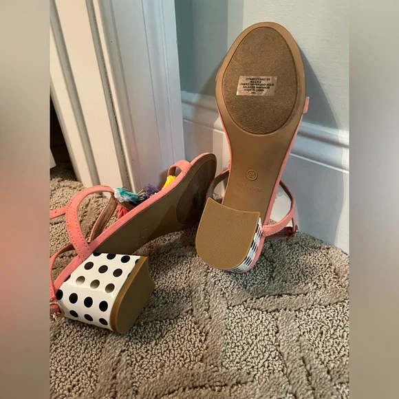 Betsey Johnson, summer sandals, 8.5 - Picture 3 of 3